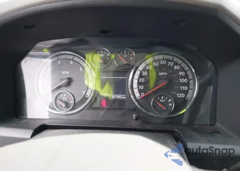 2010 Dodge Ram 1500 Slt/Sport/Trx z USA, uszkodzony, nr VIN 1D7RV1CT6AS227371